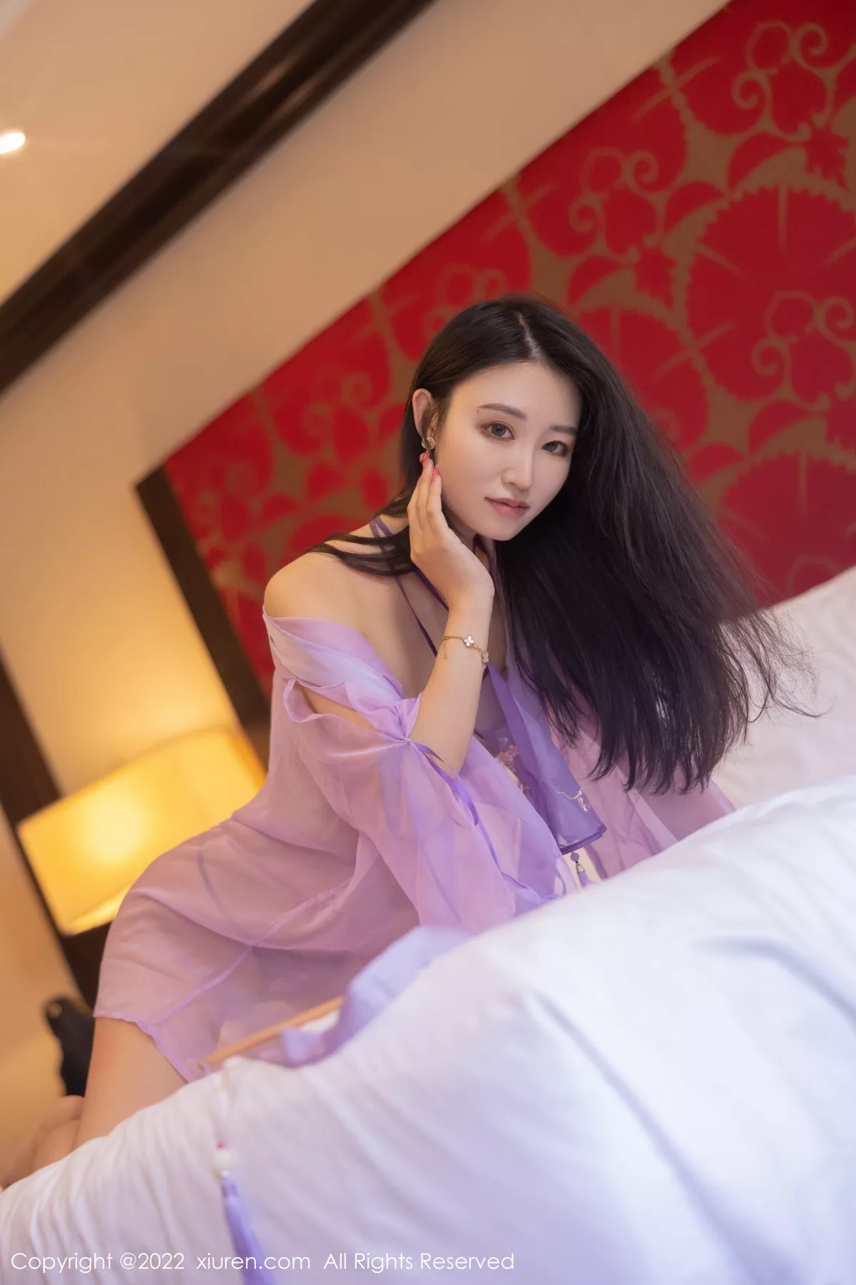 XiuRen第5883期_模特司柠私房床上性感紫色古装服饰秀曼妙身姿撩人诱惑写真75P