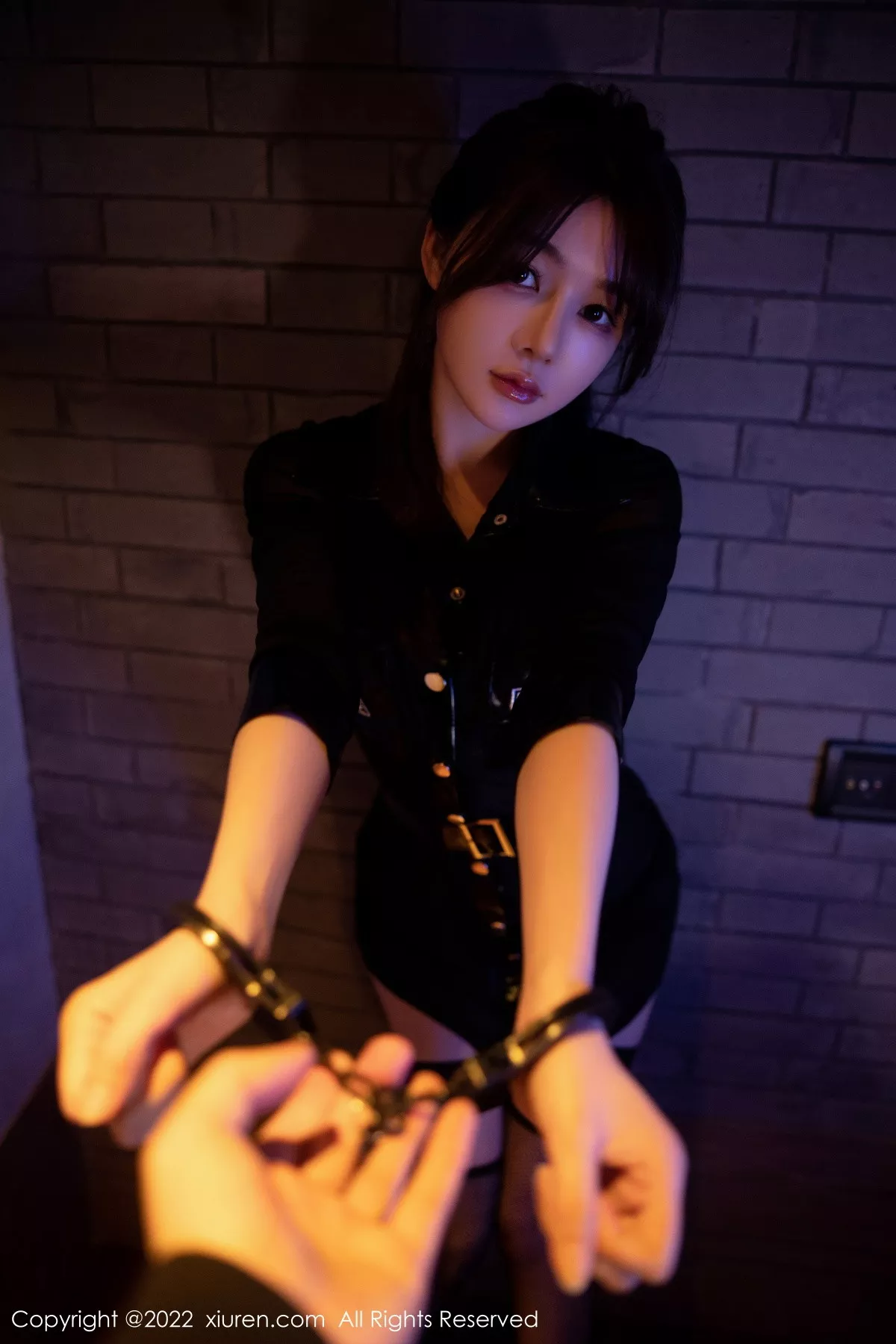 XiuRen第5931期_模特婠婠么性感黑色情趣制服露豹纹内衣秀绝美身材诱惑写真94P