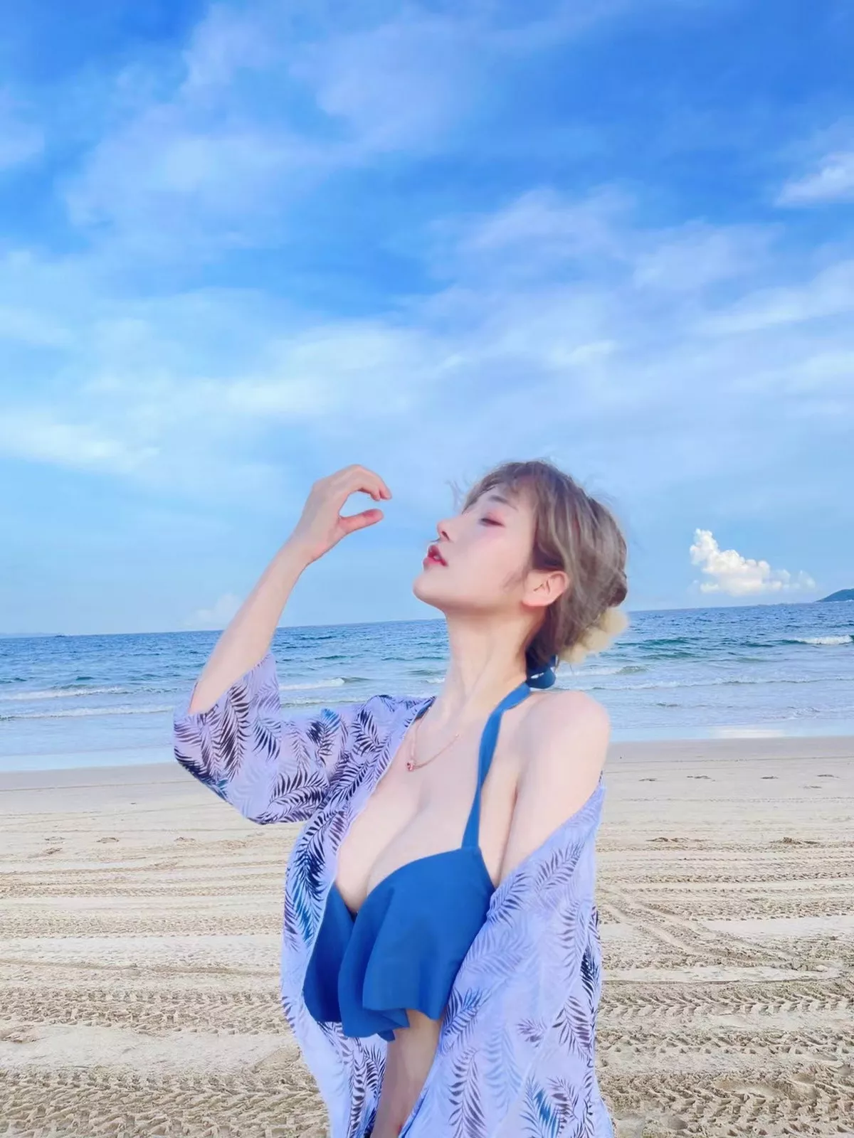 人气Coser啾小妍日常系列精选主题多套性感服饰秀完美身材靓丽迷人写真233P
