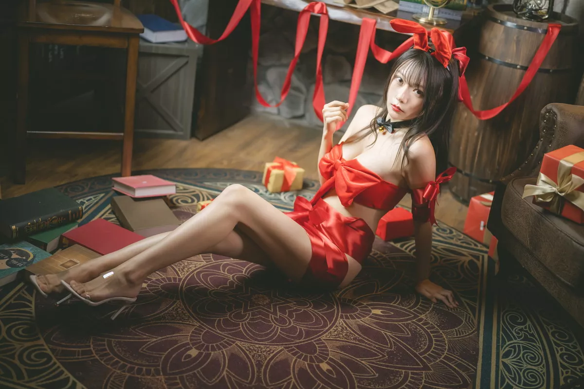 网络美女香草喵露露红色丝带礼物主题性感红色丝带裹身秀完美身材迷人诱惑写真54P