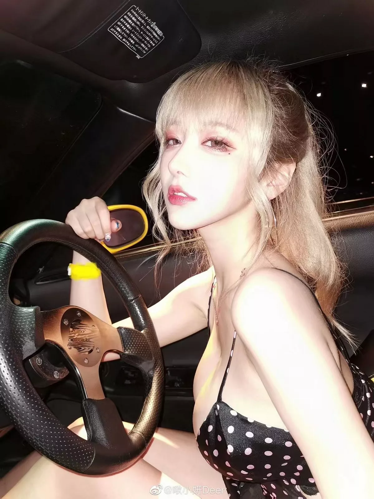 人气Coser啾小妍日常系列精选主题多套性感服饰秀完美身材靓丽迷人写真233P