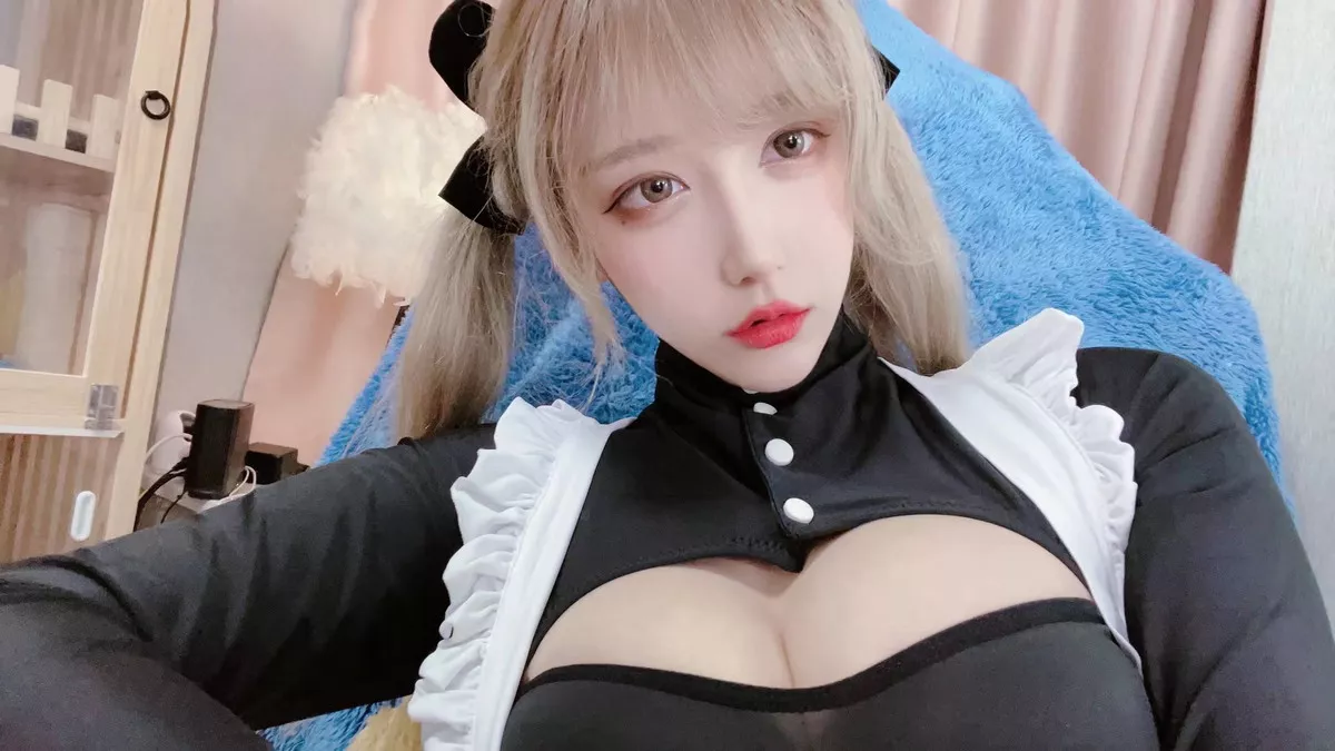 人气Coser啾小妍日常系列精选主题多套性感服饰秀完美身材靓丽迷人写真233P