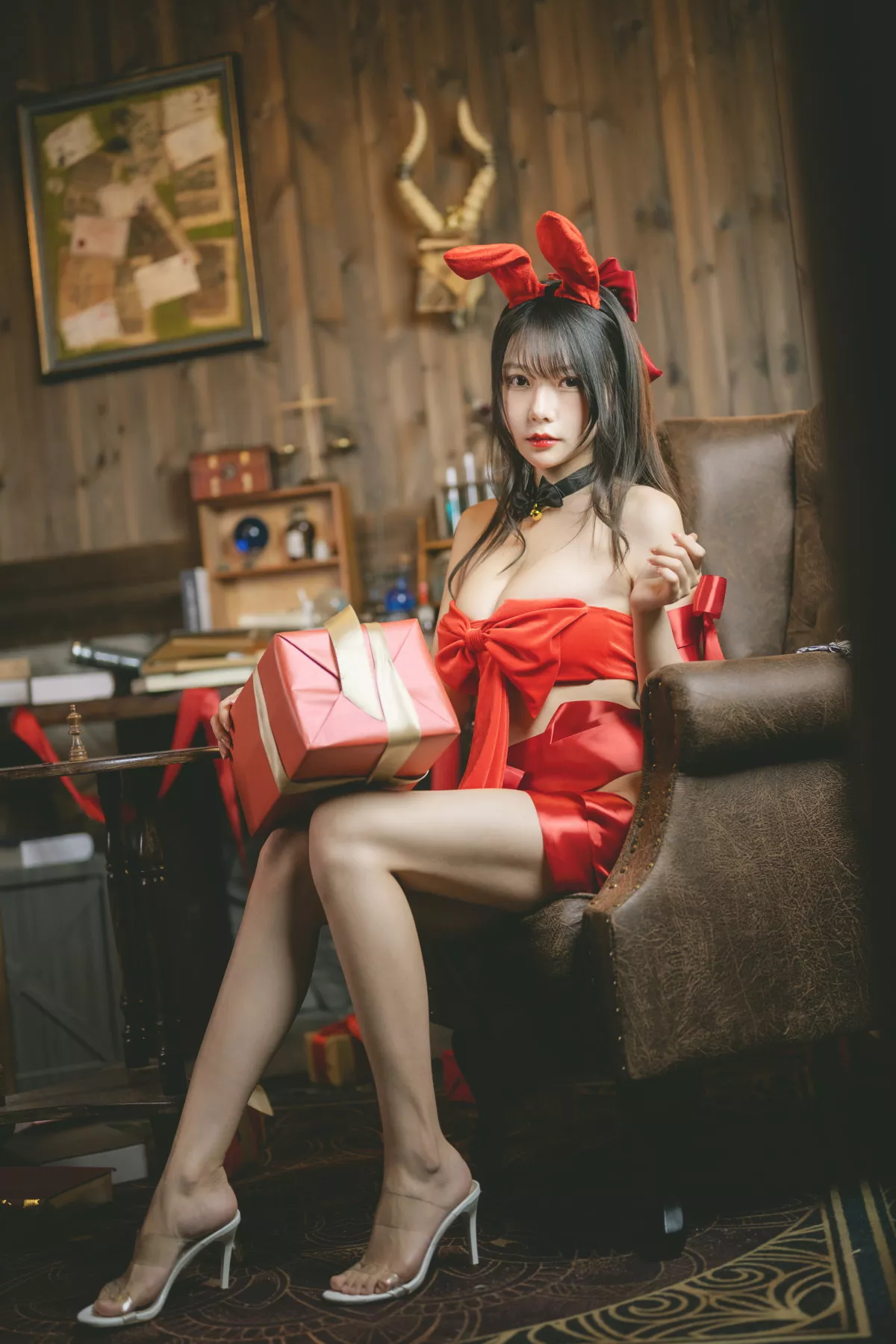 网络美女香草喵露露红色丝带礼物主题性感红色丝带裹身秀完美身材迷人诱惑写真54P