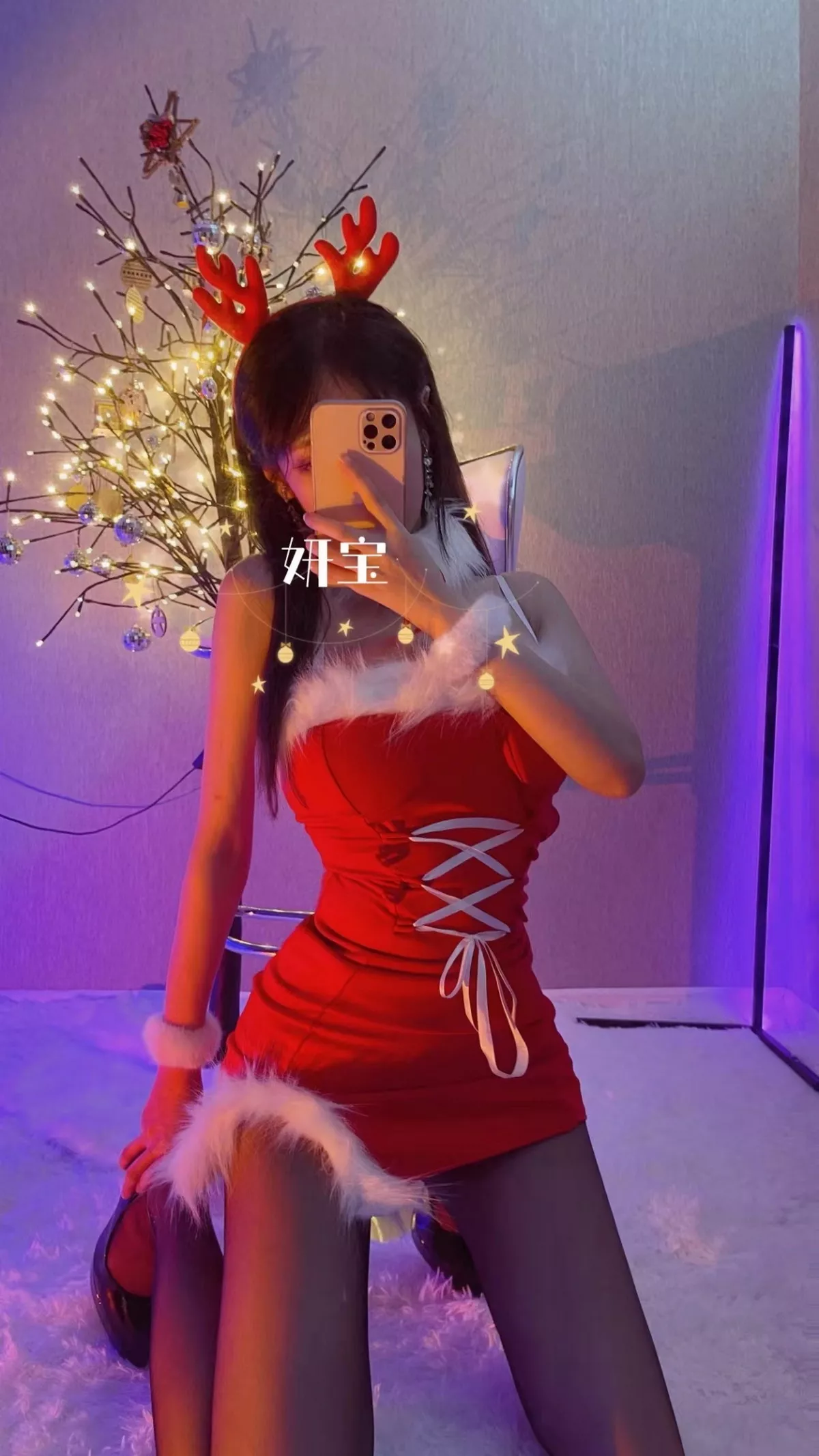 人气Coser啾小妍日常系列精选主题多套性感服饰秀完美身材靓丽迷人写真233P