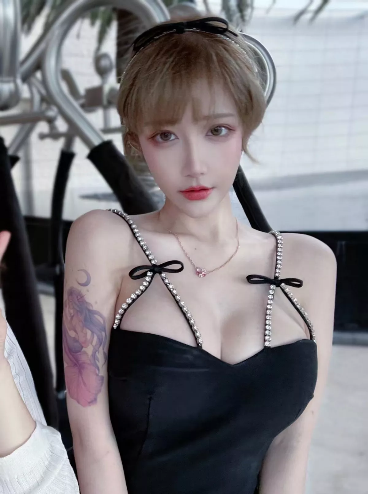 人气Coser啾小妍日常系列精选主题多套性感服饰秀完美身材靓丽迷人写真233P
