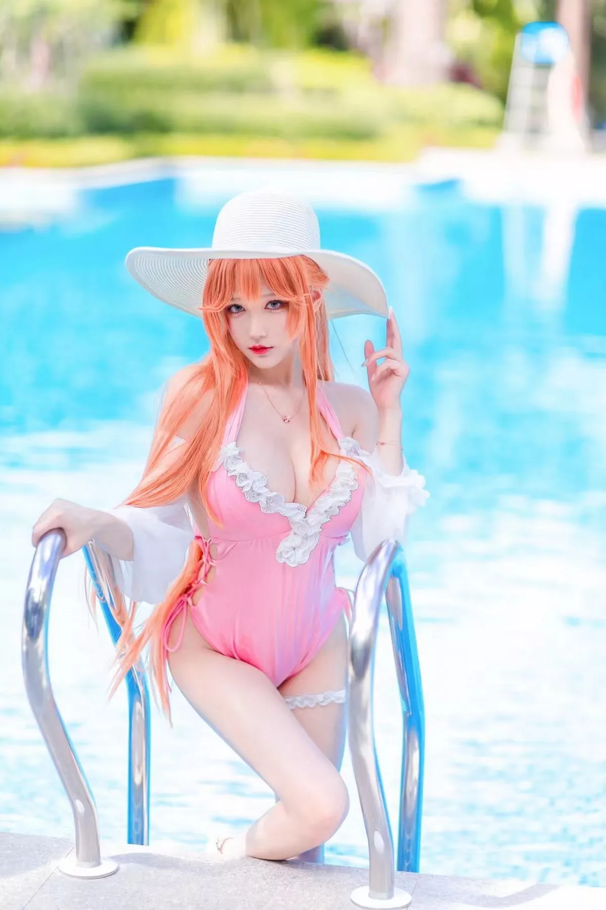 人气Coser啾小妍日常系列精选主题多套性感服饰秀完美身材靓丽迷人写真233P