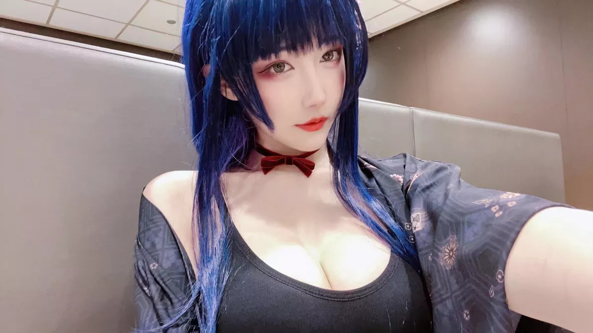 人气Coser啾小妍日常系列精选主题多套性感服饰秀完美身材靓丽迷人写真233P