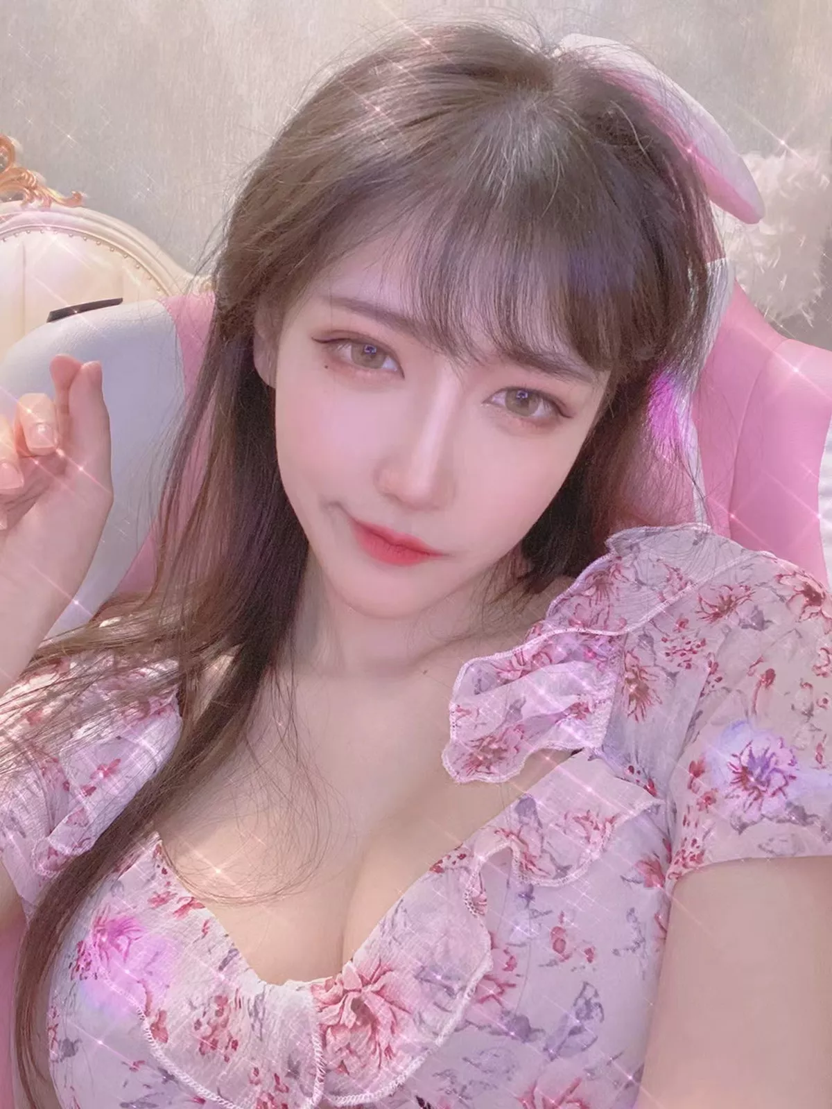 人气Coser啾小妍日常系列精选主题多套性感服饰秀完美身材靓丽迷人写真233P
