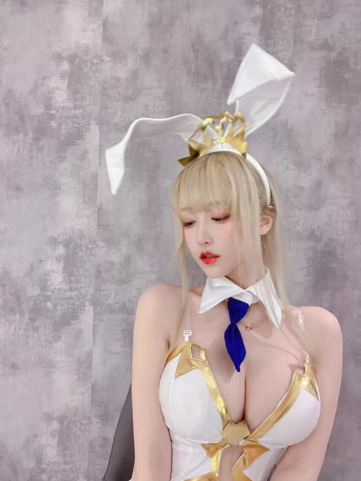 人气Coser啾小妍日常系列精选主题多套性感服饰秀完美身材靓丽迷人写真233P