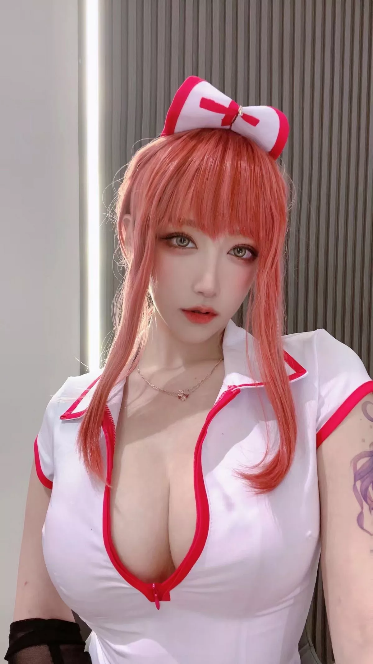 人气Coser啾小妍日常系列精选主题多套性感服饰秀完美身材靓丽迷人写真233P