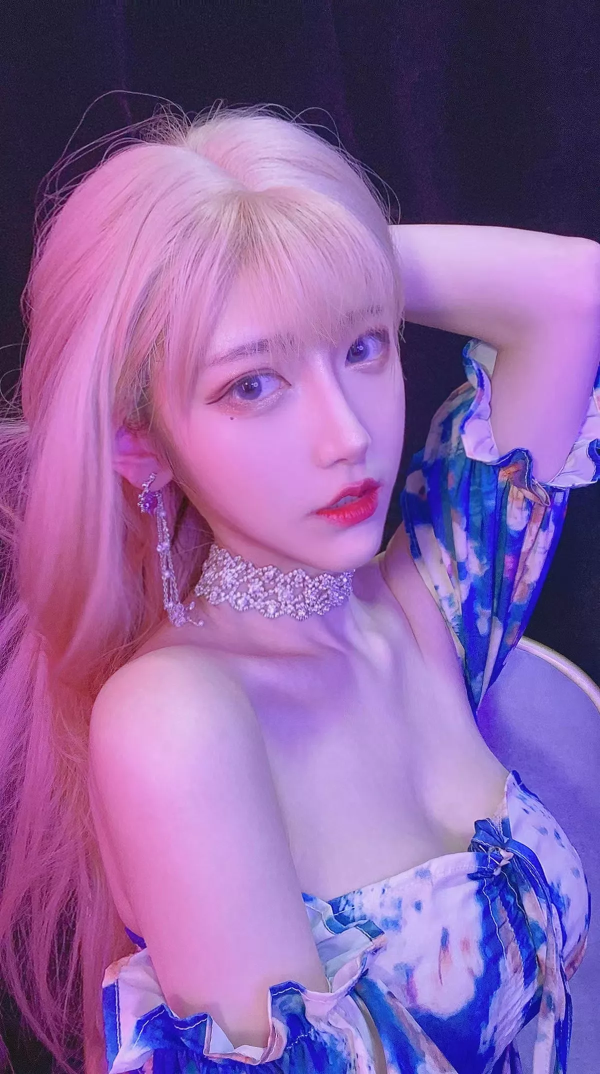 人气Coser啾小妍日常系列精选主题多套性感服饰秀完美身材靓丽迷人写真233P
