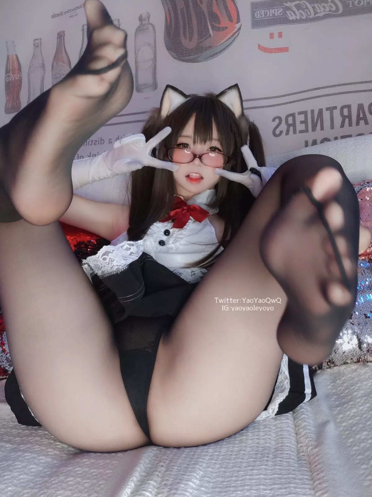 网络美女软妹摇摇乐黑色紧身衣主题性感黑色短裙下超薄黑丝秀翘臀美腿诱惑写真100P