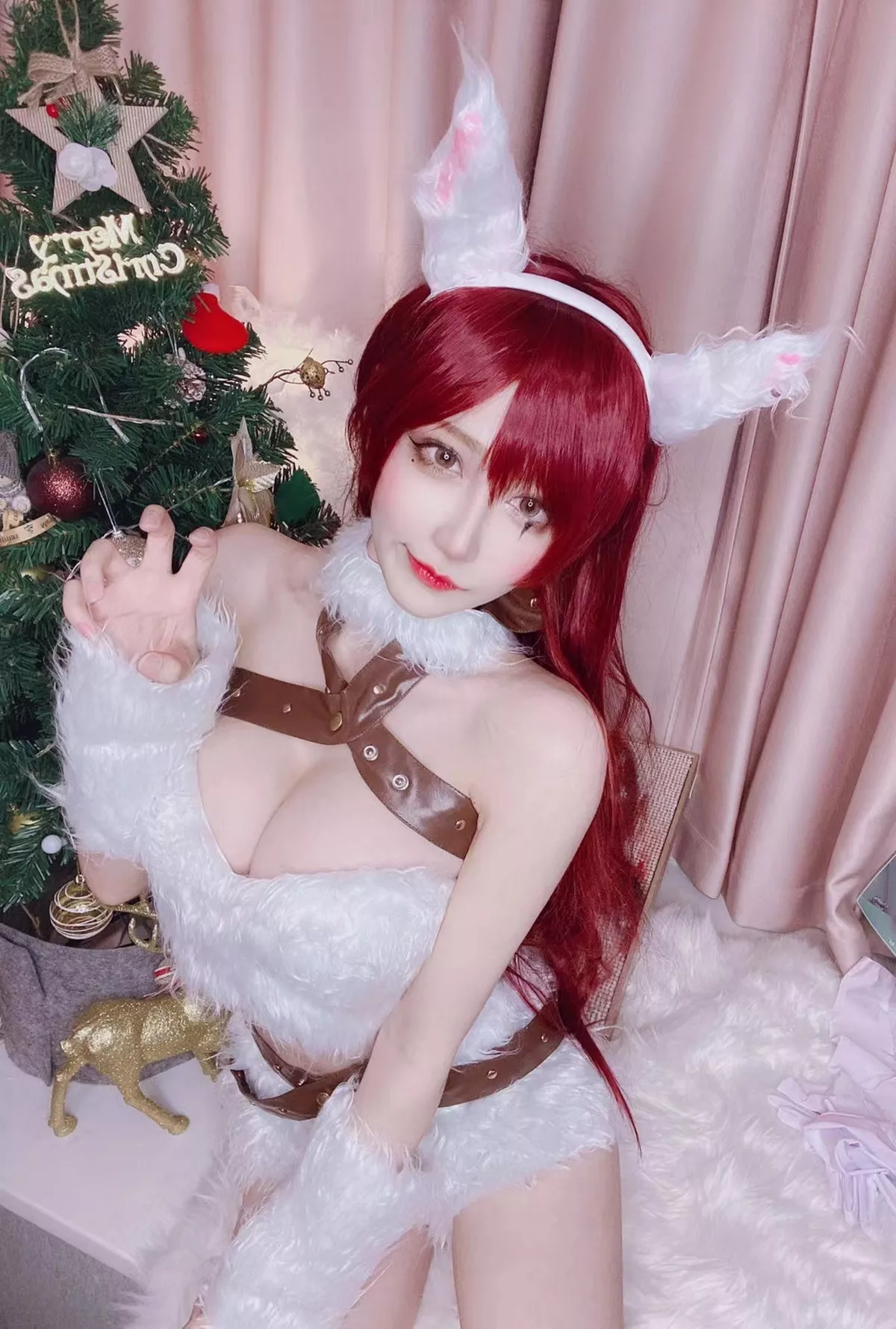 人气Coser啾小妍日常系列精选主题多套性感服饰秀完美身材靓丽迷人写真233P