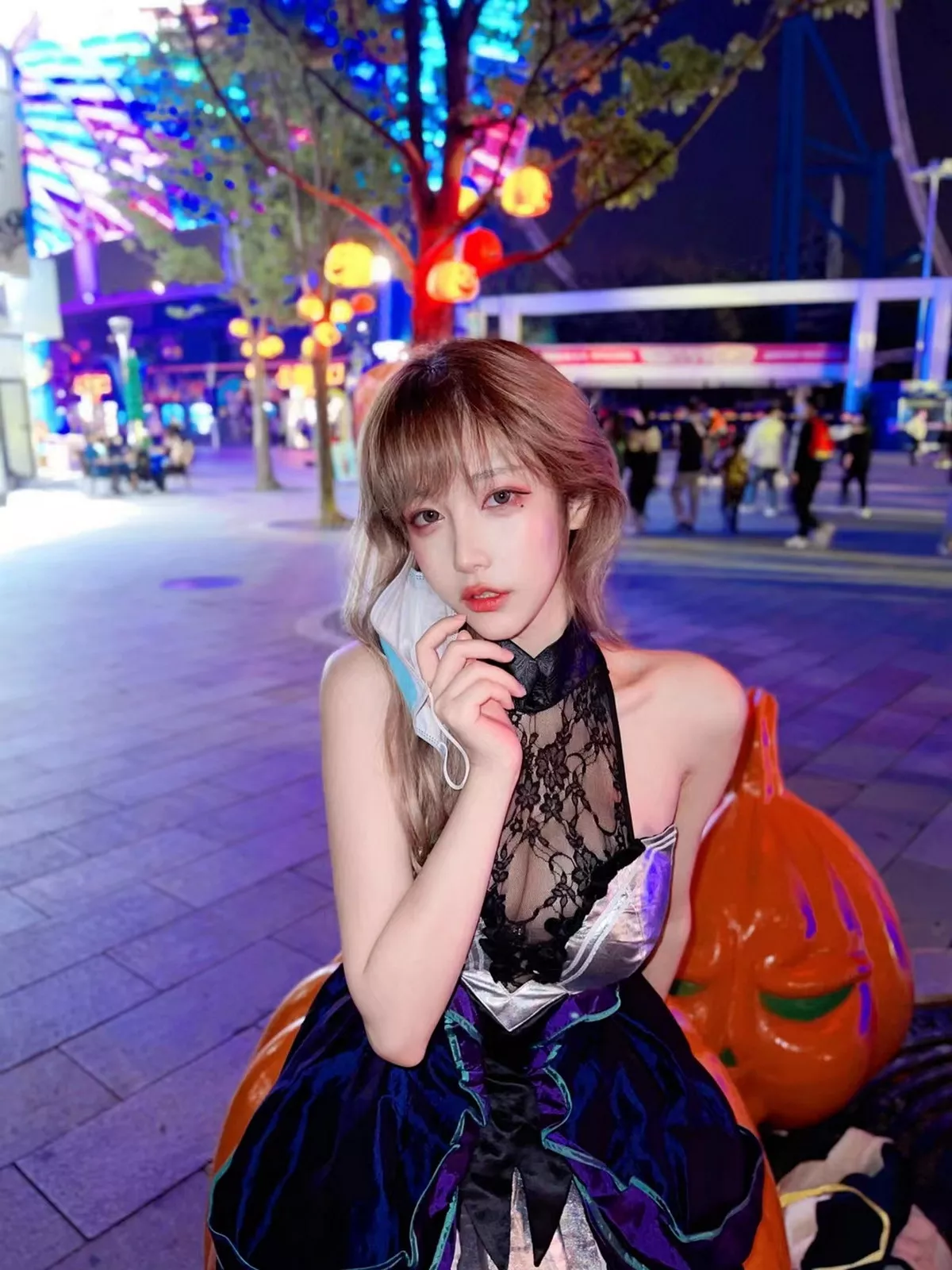 人气Coser啾小妍日常系列精选主题多套性感服饰秀完美身材靓丽迷人写真233P