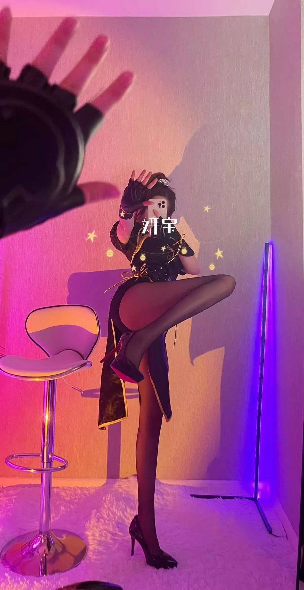 人气Coser啾小妍日常系列精选主题多套性感服饰秀完美身材靓丽迷人写真233P