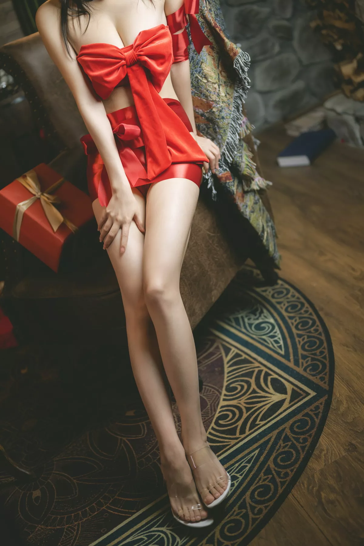 网络美女香草喵露露红色丝带礼物主题性感红色丝带裹身秀完美身材迷人诱惑写真54P