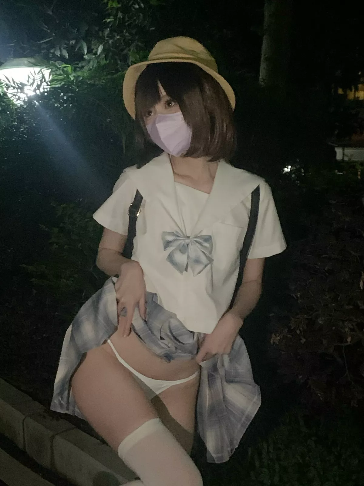 网络美女西园寺南歌主人的任务主题户外性感JK制服半脱露白色皮质内衣诱惑写真40P