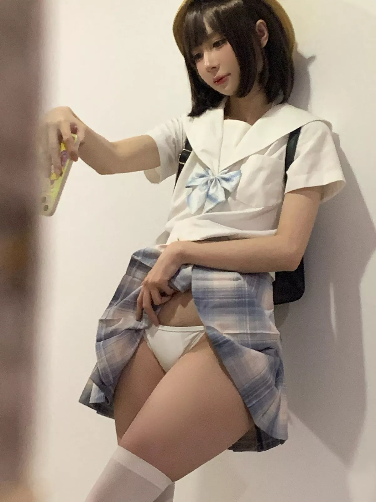 网络美女西园寺南歌主人的任务主题户外性感JK制服半脱露白色皮质内衣诱惑写真40P