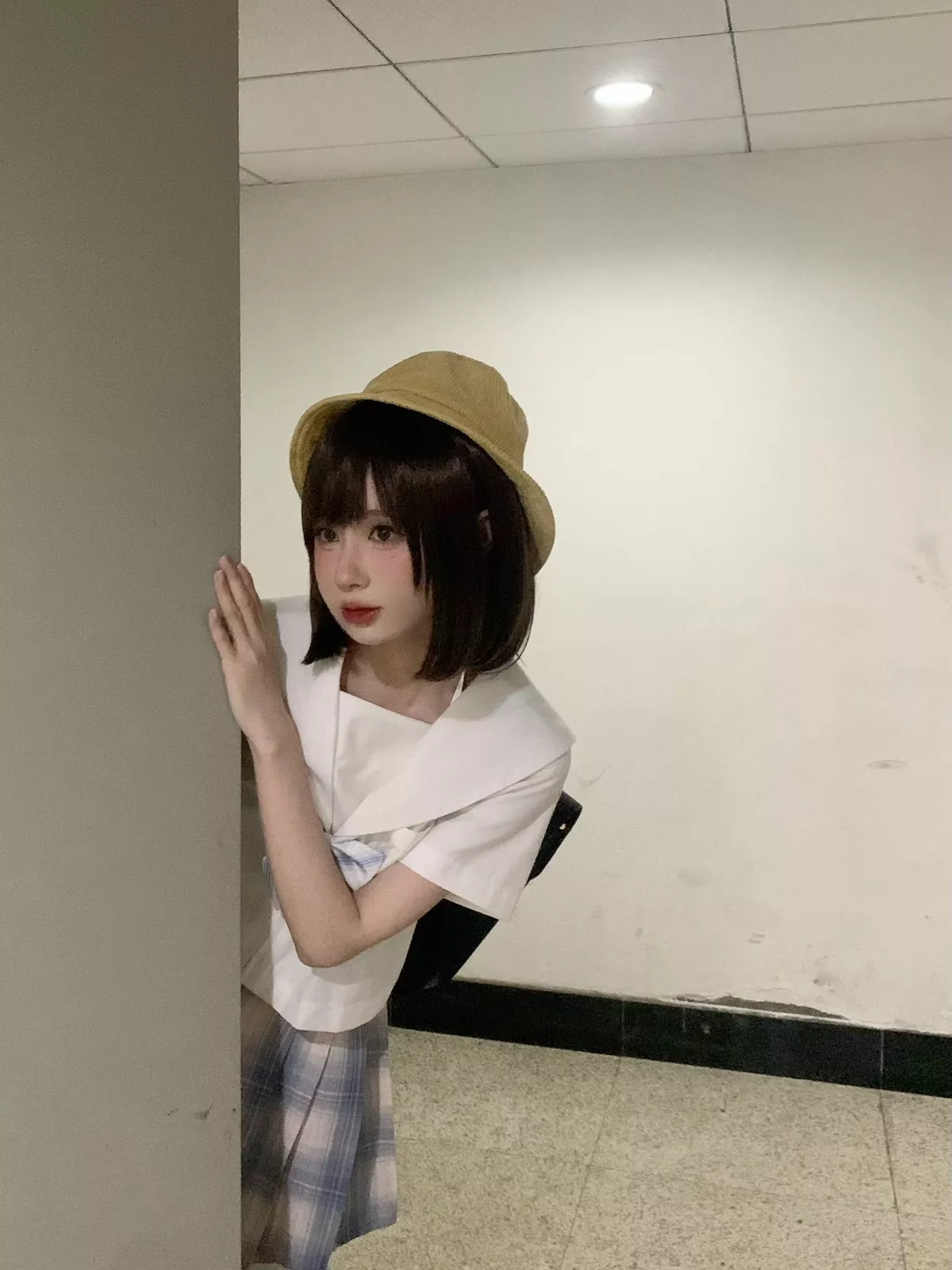 网络美女西园寺南歌主人的任务主题户外性感JK制服半脱露白色皮质内衣诱惑写真40P