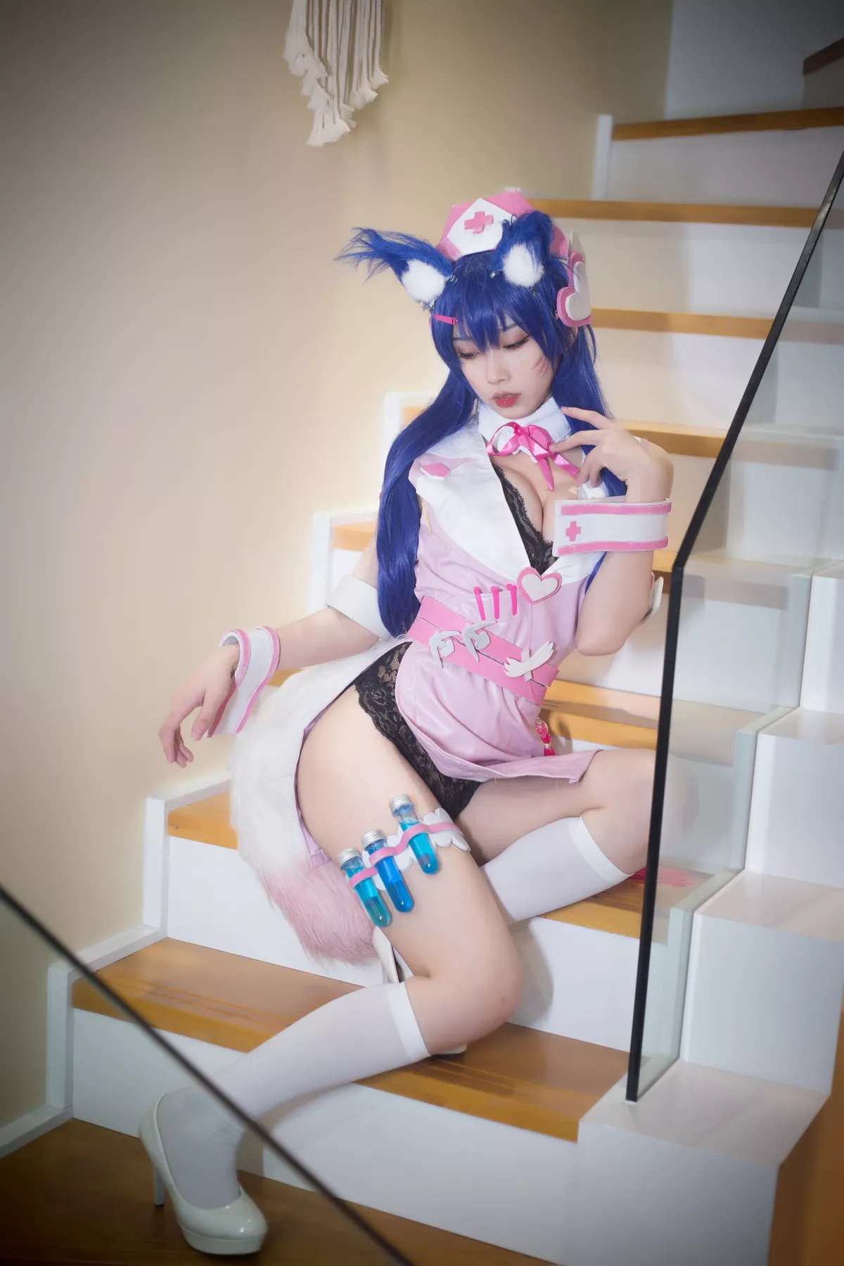 Coser美女清颜真德秀阿狸护士主题性感粉红护士装半脱露黑色蕾丝内衣诱惑写真30P