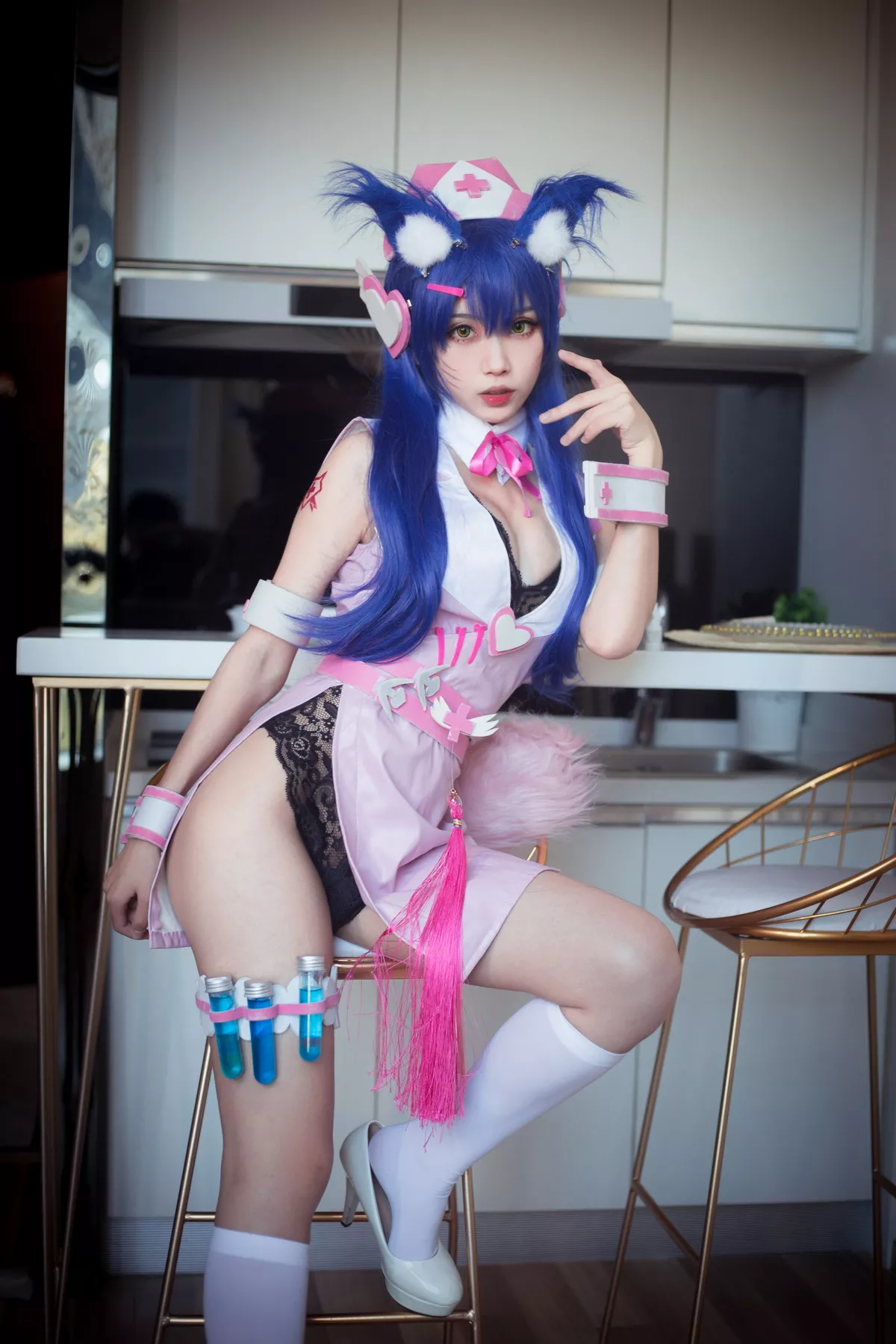 Coser美女清颜真德秀阿狸护士主题性感粉红护士装半脱露黑色蕾丝内衣诱惑写真30P