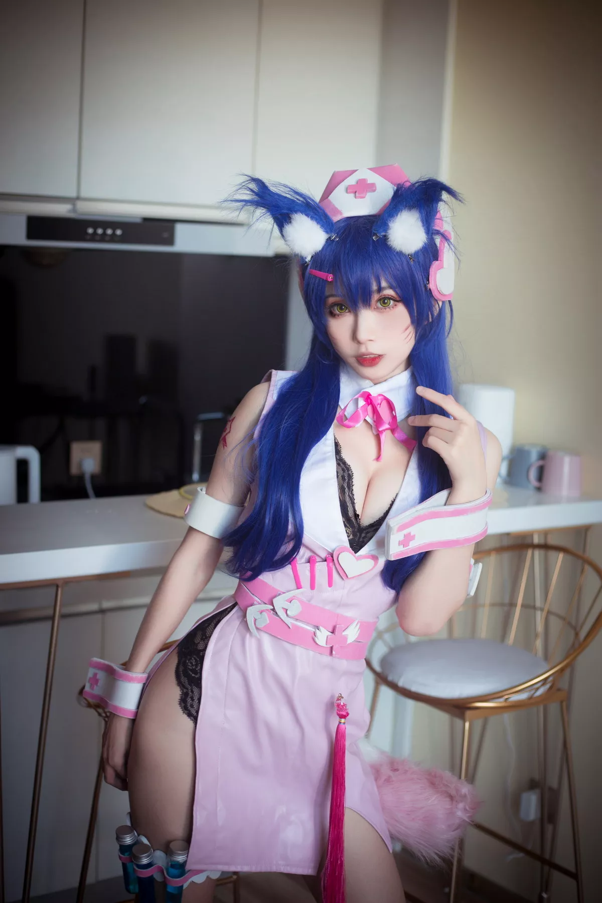 Coser美女清颜真德秀阿狸护士主题性感粉红护士装半脱露黑色蕾丝内衣诱惑写真30P