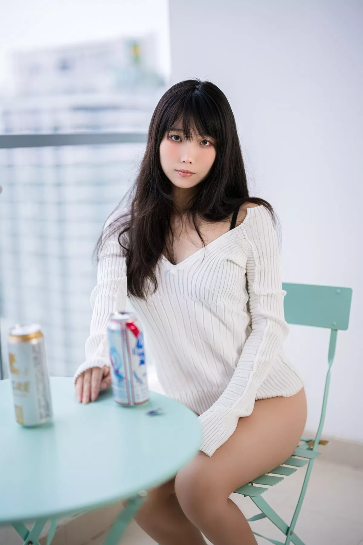 网络美女汪知子醉酒主题私房性感白色针织衣半脱露黑色蕾丝内衣撩人诱惑写真36P