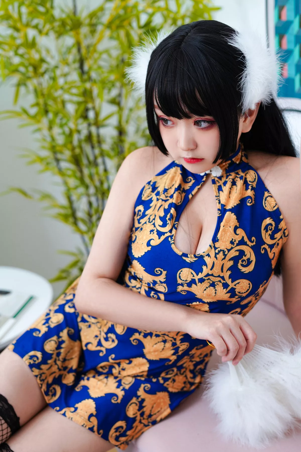 动漫博主恩田直幸蓝色旗袍主题性感蓝色花纹旗袍配黑丝网袜秀翘臀美腿诱惑写真52P