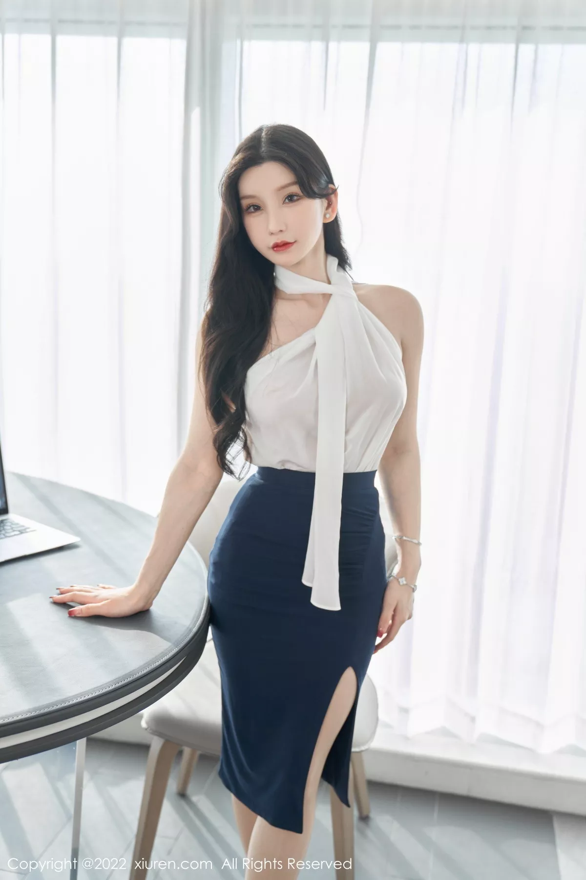 XiuRen第5948_女神周于希Sally女秘书主题白色轻透衣配黑短裙秀翘臀诱惑写真70P