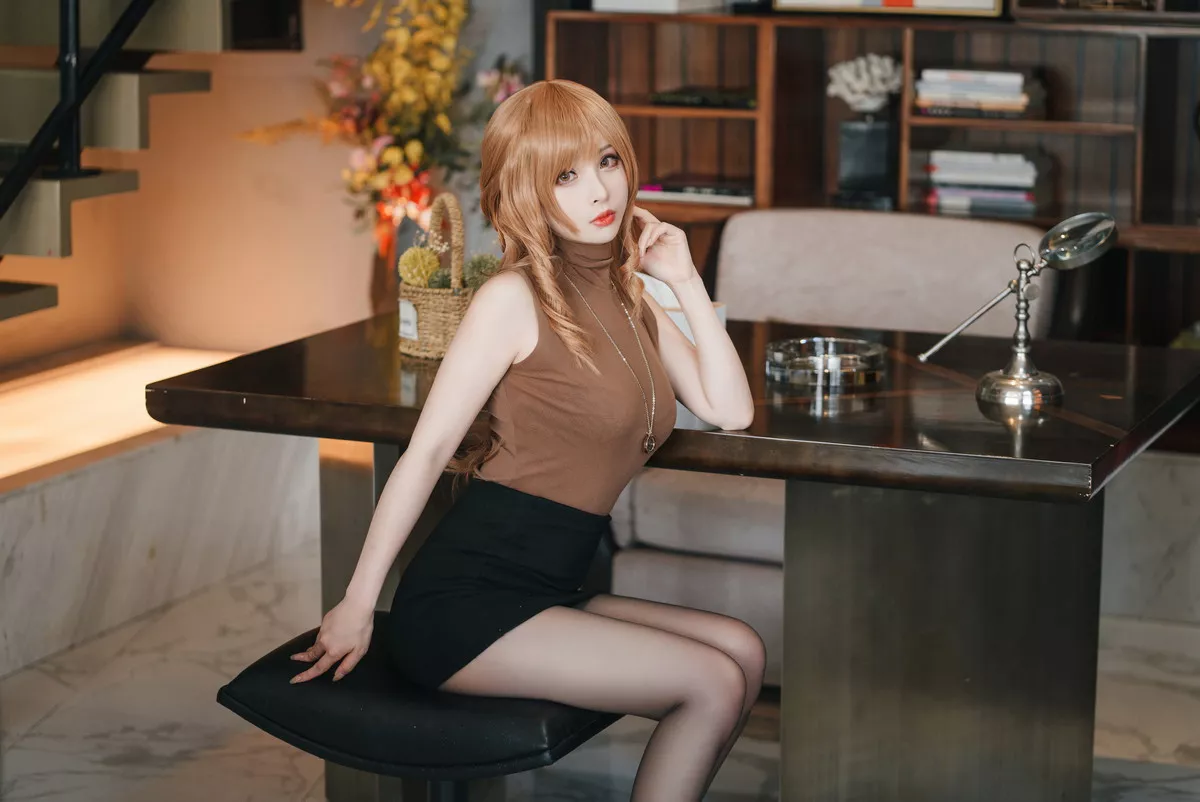 网络美女rioko凉凉子人妻的一天主题性感黑短裙下超薄黑丝秀翘臀美腿诱惑写真30P