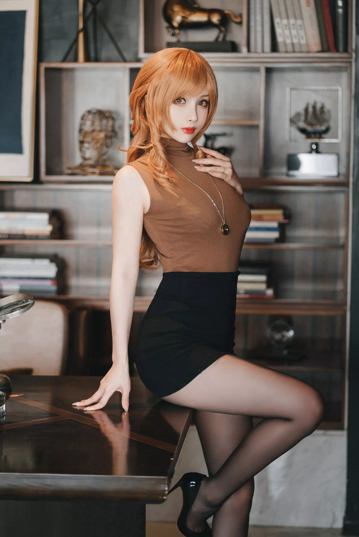 网络美女rioko凉凉子人妻的一天主题性感黑短裙下超薄黑丝秀翘臀美腿诱惑写真30P