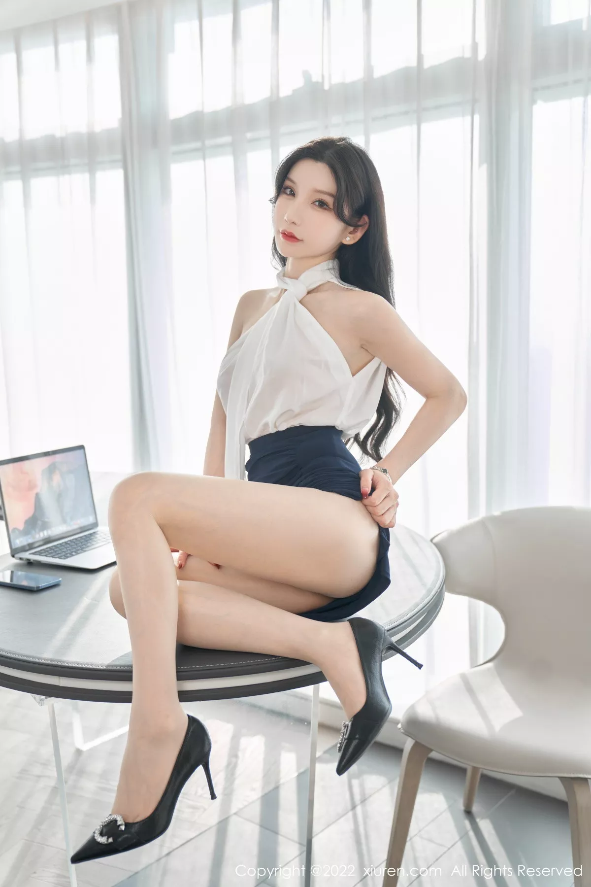 XiuRen第5948_女神周于希Sally女秘书主题白色轻透衣配黑短裙秀翘臀诱惑写真70P
