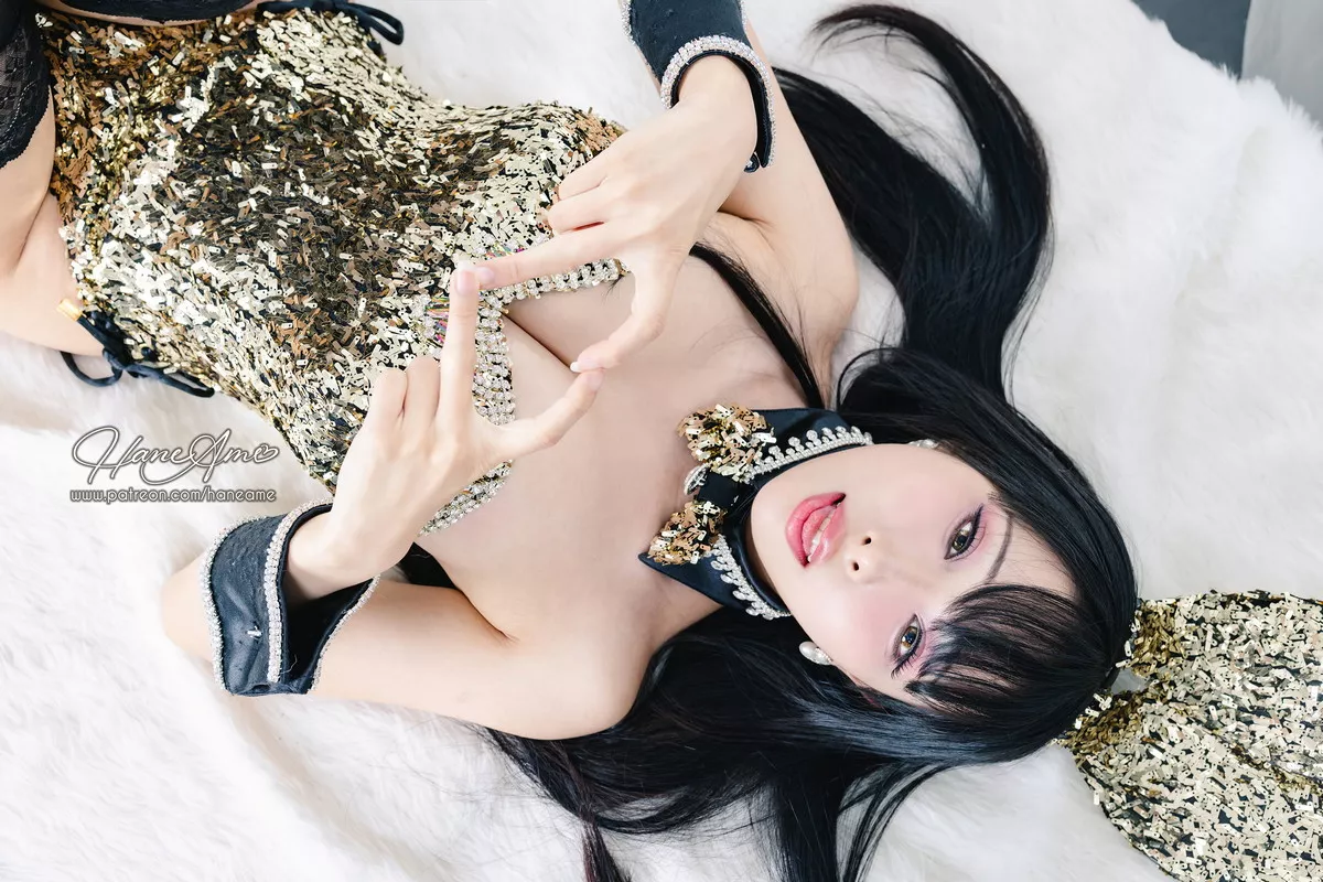 Coser美女雨波_HaneAme金炫兔女郎主题性感闪亮连体衣配黑丝袜完美诱惑写真35P