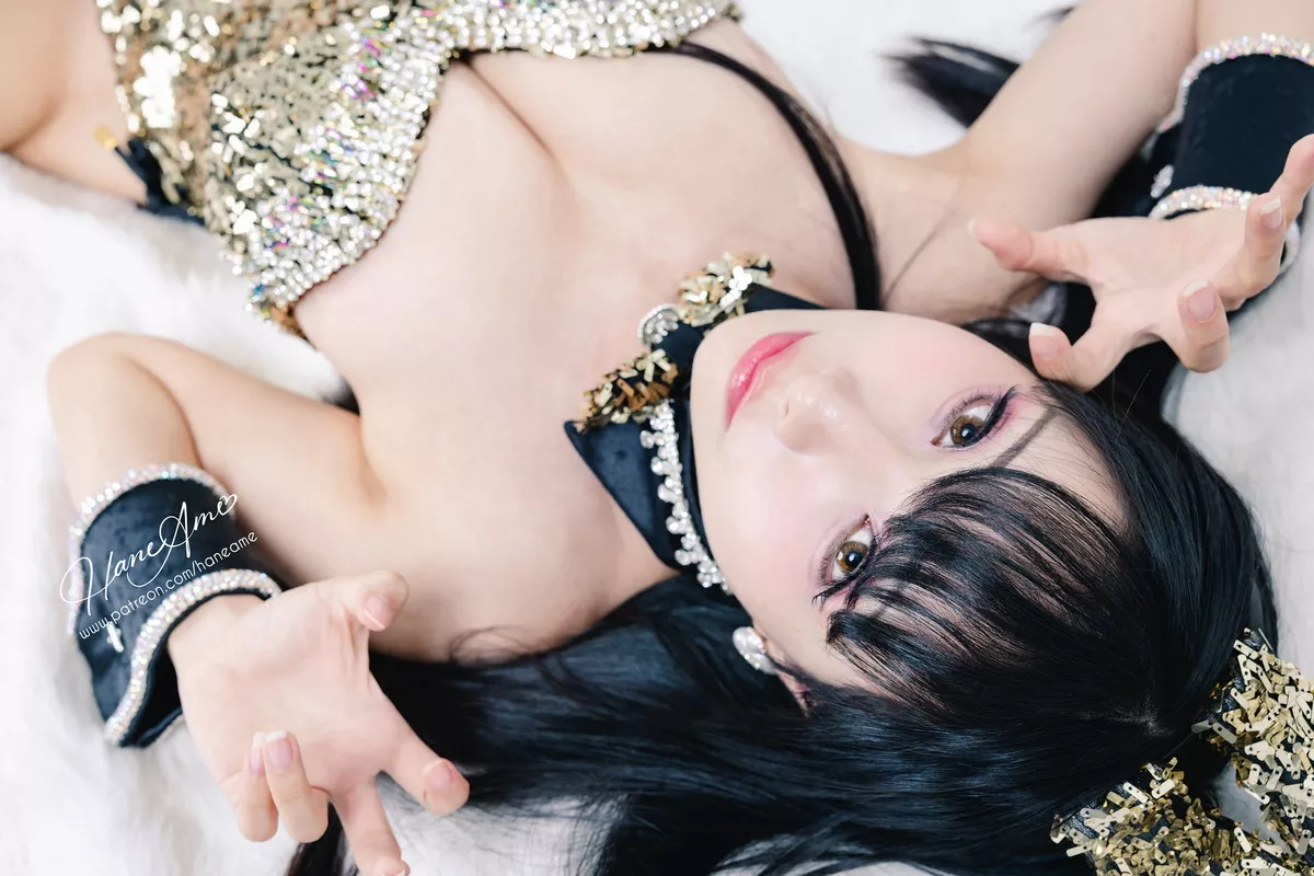 Coser美女雨波_HaneAme金炫兔女郎主题性感闪亮连体衣配黑丝袜完美诱惑写真35P