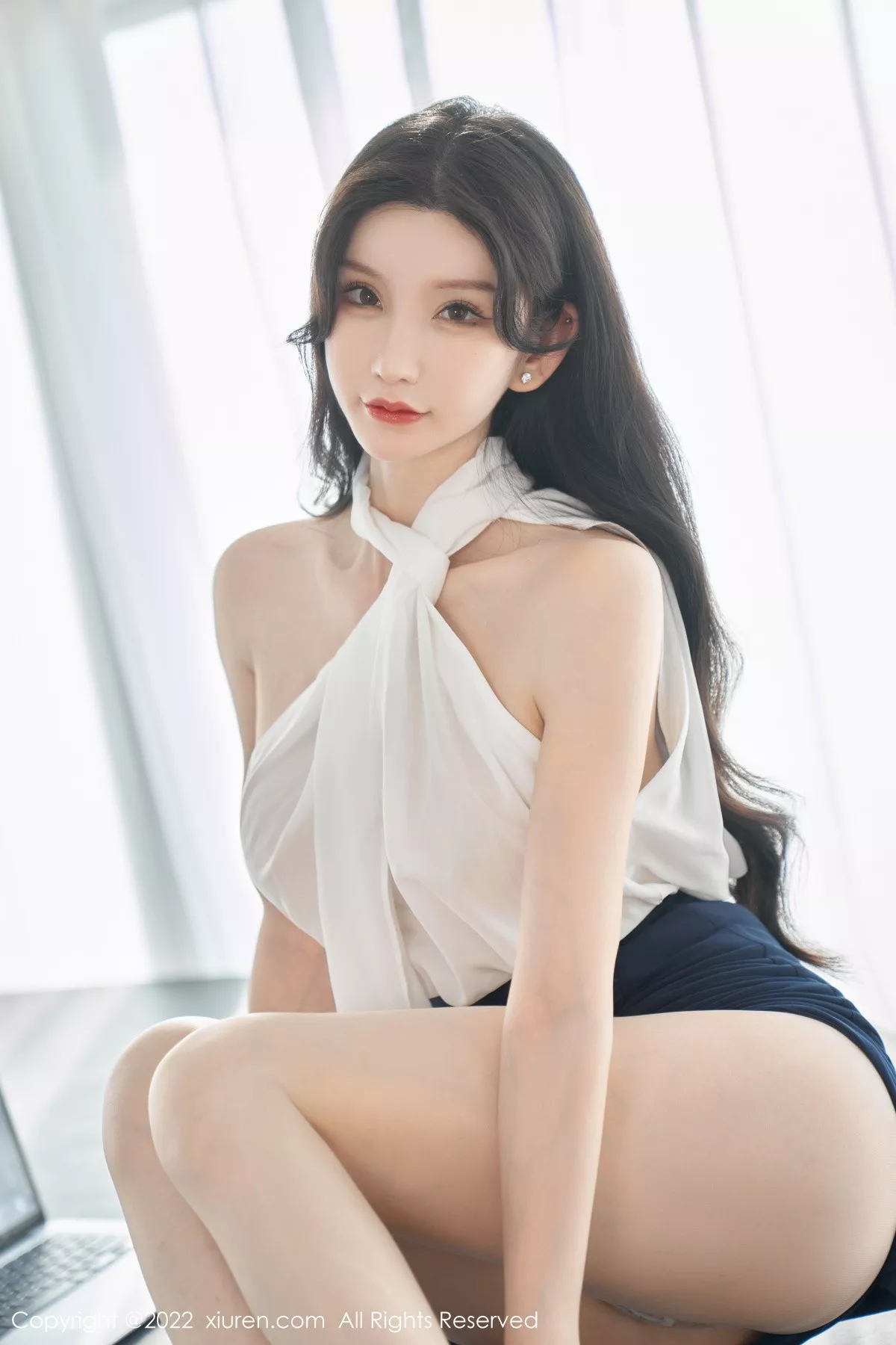 XiuRen第5948_女神周于希Sally女秘书主题白色轻透衣配黑短裙秀翘臀诱惑写真70P