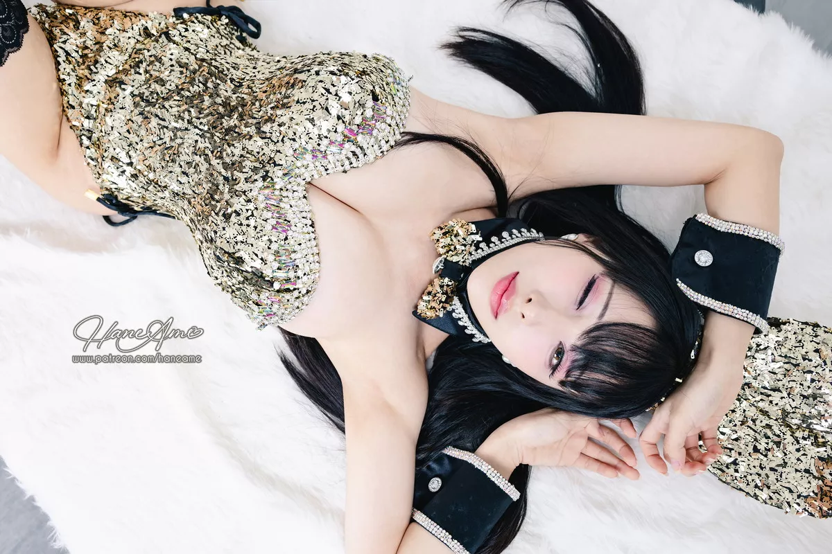 Coser美女雨波_HaneAme金炫兔女郎主题性感闪亮连体衣配黑丝袜完美诱惑写真35P