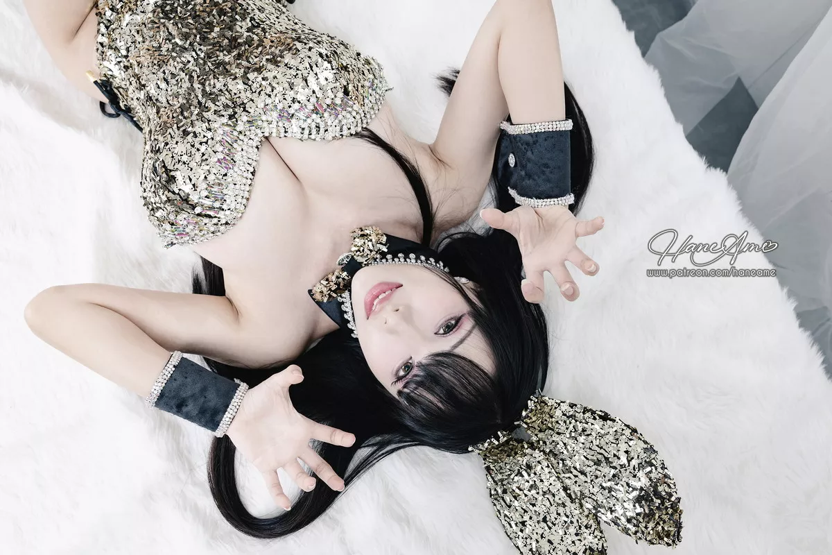 Coser美女雨波_HaneAme金炫兔女郎主题性感闪亮连体衣配黑丝袜完美诱惑写真35P