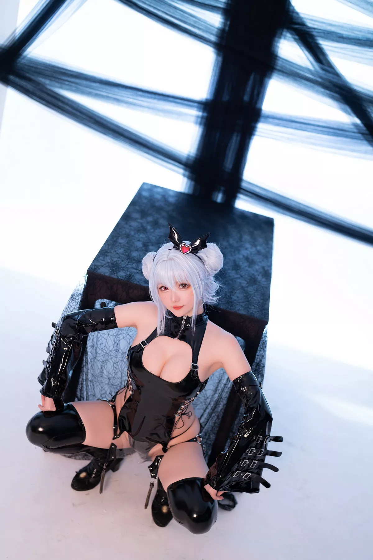 Coser小姐姐星之迟迟水蓝小恶魔主题性感黑色皮质情趣服饰秀翘臀美腿诱惑写真59P