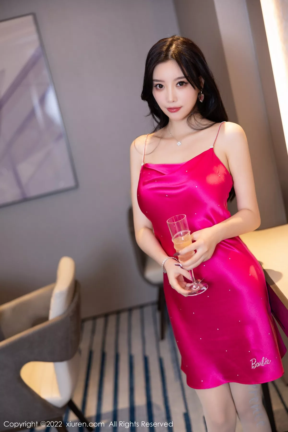 XiuRen第5959期_女神杨晨晨Yome浴室脱红色短裙露无内肉丝秀惹火身材诱惑写真88P
