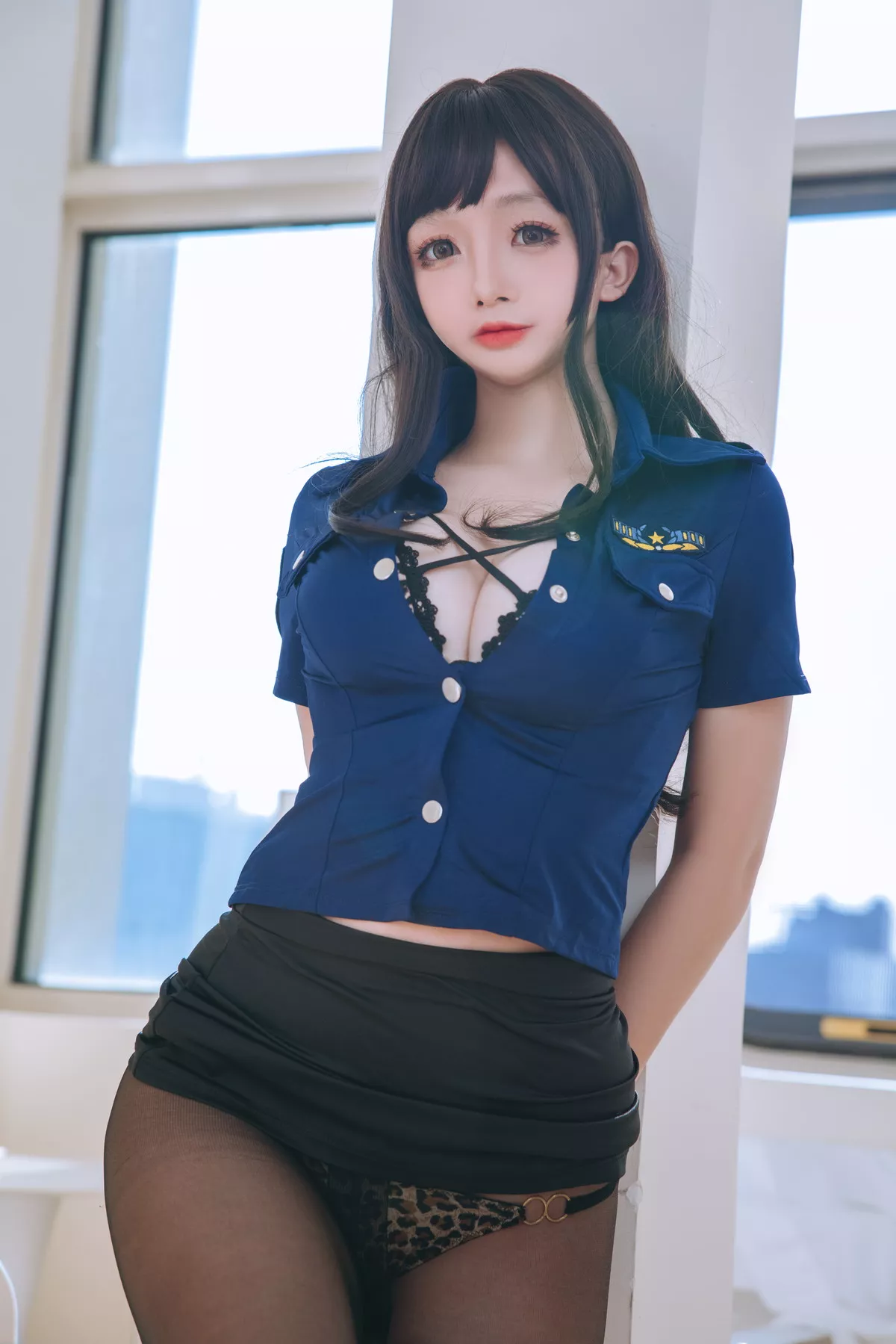 Cosplay美女日奈娇豹纹女警主题蓝上衣配黑短裙半脱露豹纹内衣丰满诱惑写真109P