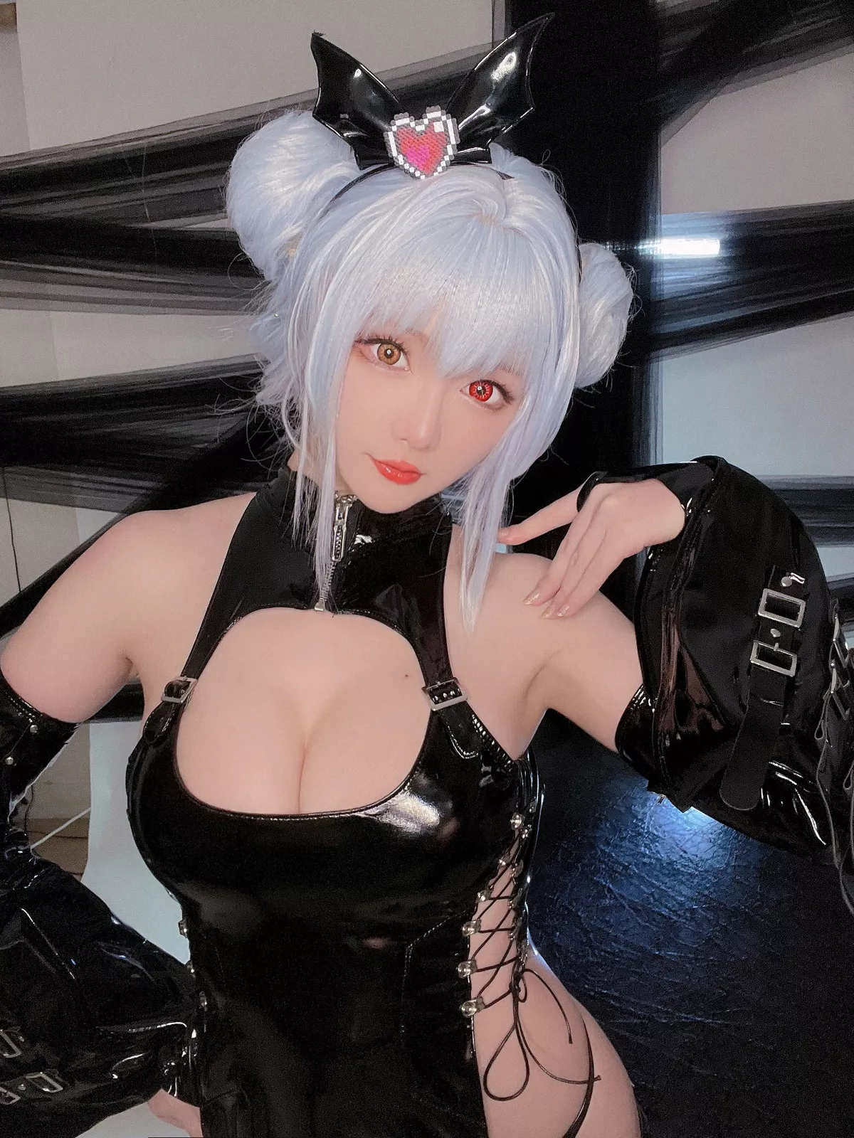 Coser小姐姐星之迟迟水蓝小恶魔主题性感黑色皮质情趣服饰秀翘臀美腿诱惑写真59P