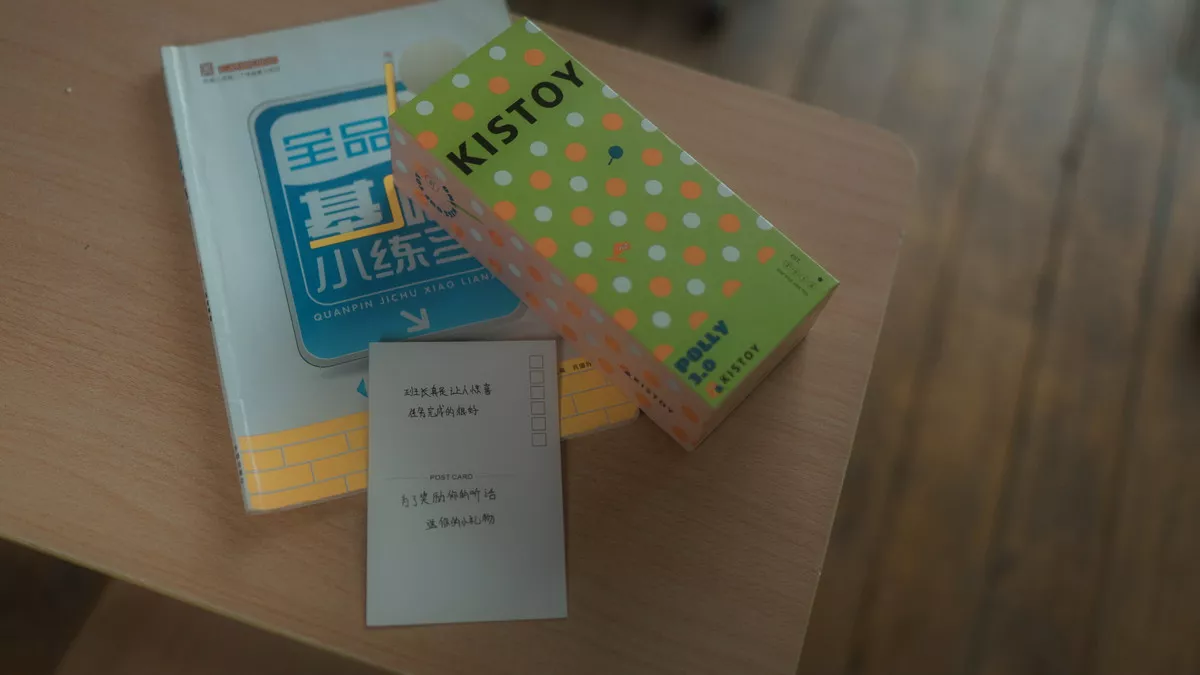 网络美女西园寺南歌与班长的游戏主题教室里性感制服露黑色蕾丝内衣诱惑写真137P