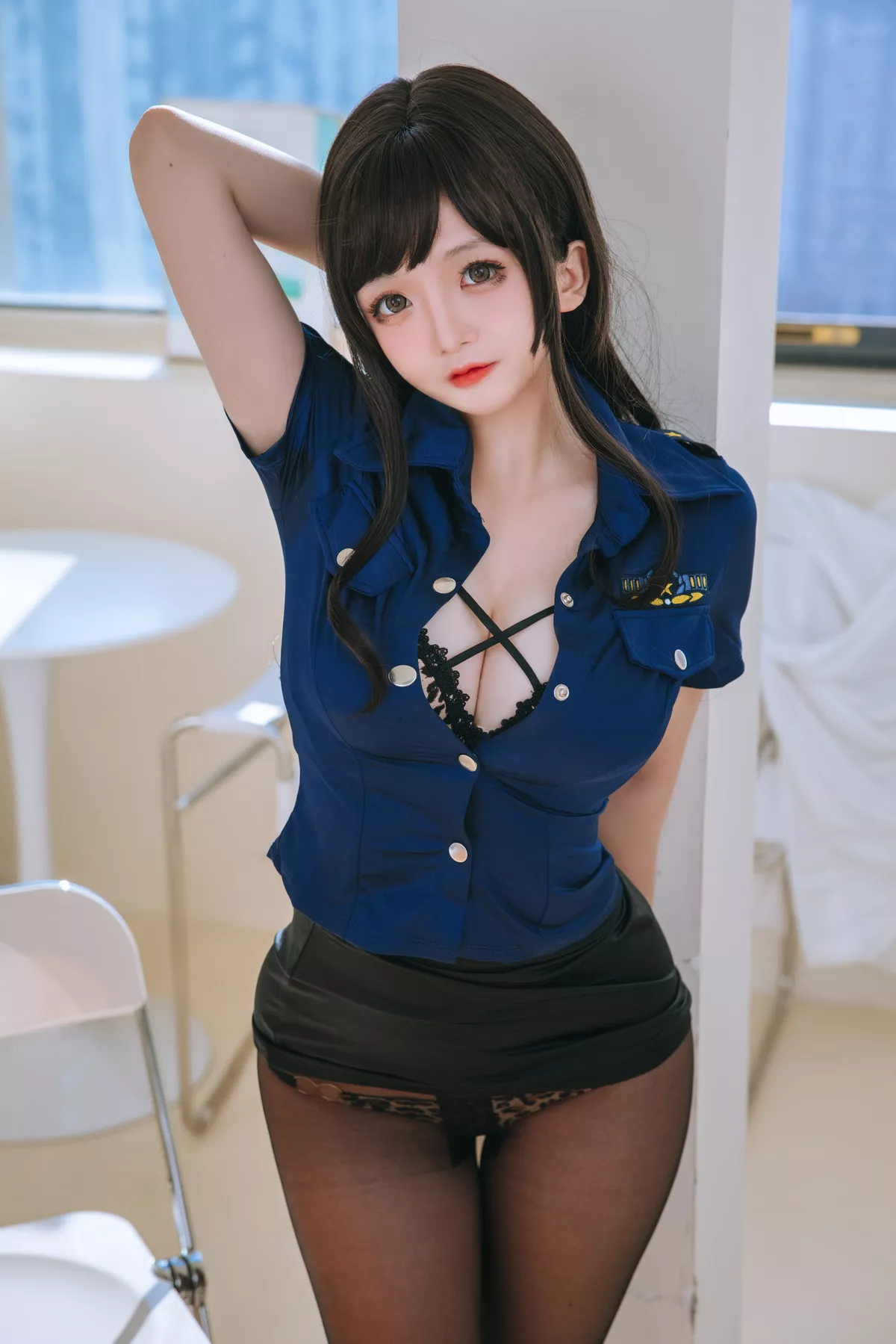 Cosplay美女日奈娇豹纹女警主题蓝上衣配黑短裙半脱露豹纹内衣丰满诱惑写真109P