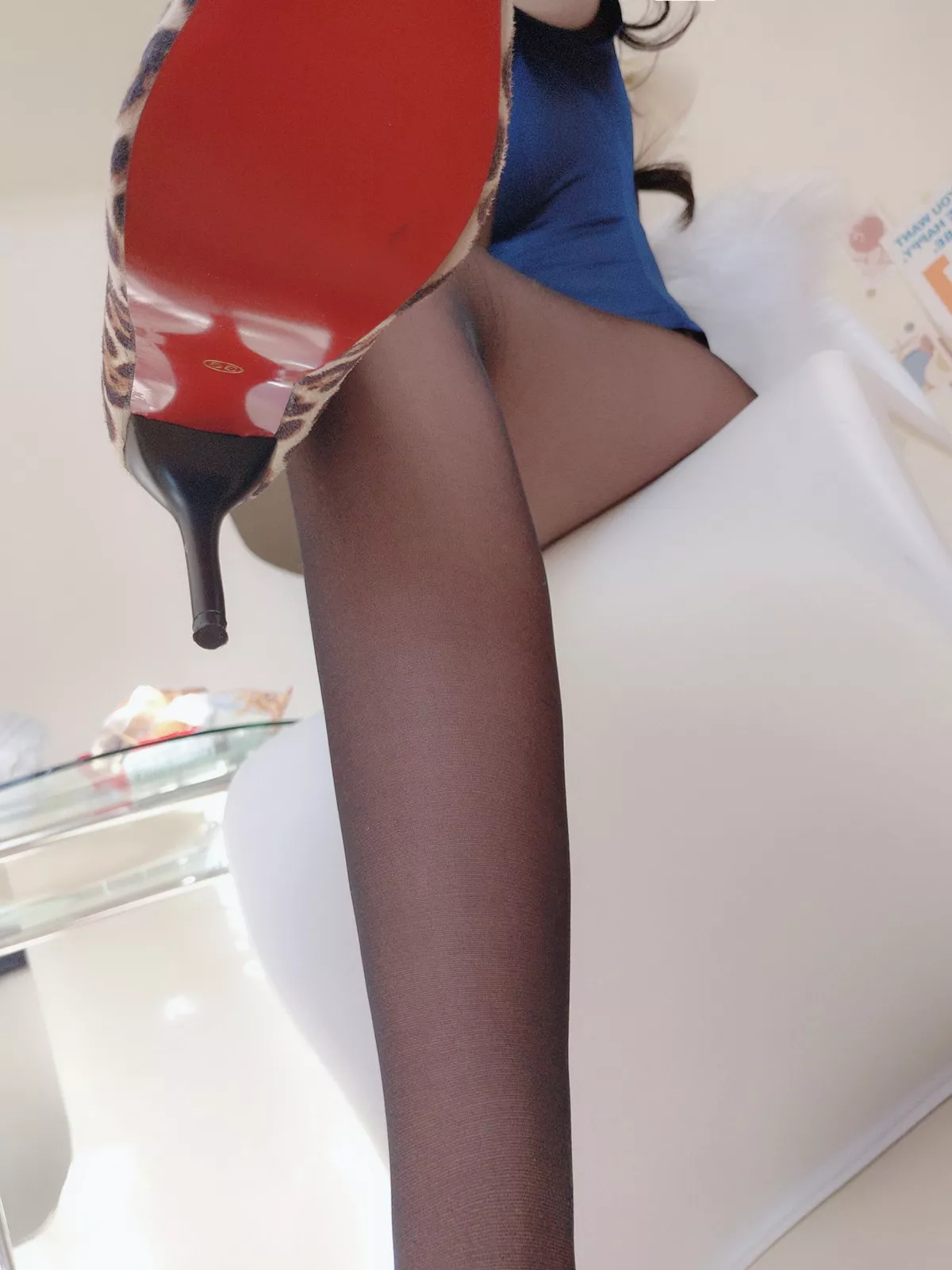 Cosplay美女日奈娇豹纹女警主题蓝上衣配黑短裙半脱露豹纹内衣丰满诱惑写真109P