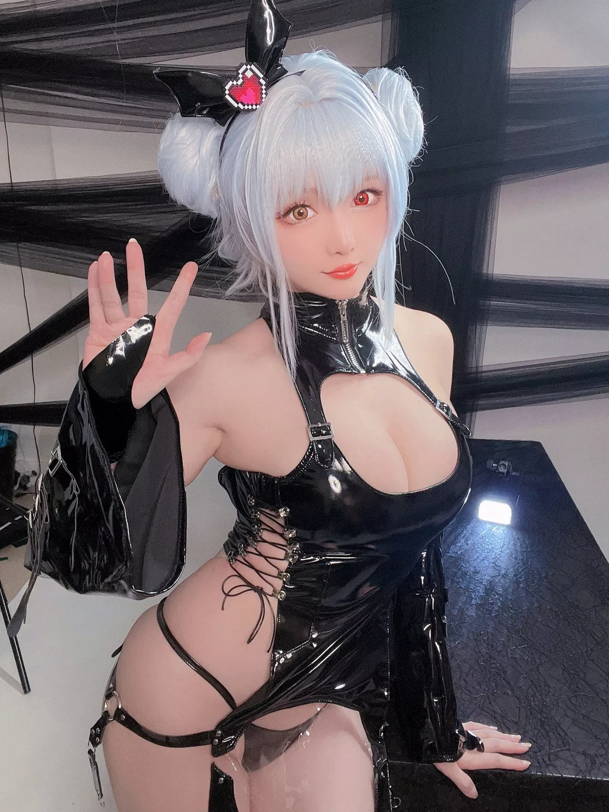 Coser小姐姐星之迟迟水蓝小恶魔主题性感黑色皮质情趣服饰秀翘臀美腿诱惑写真59P