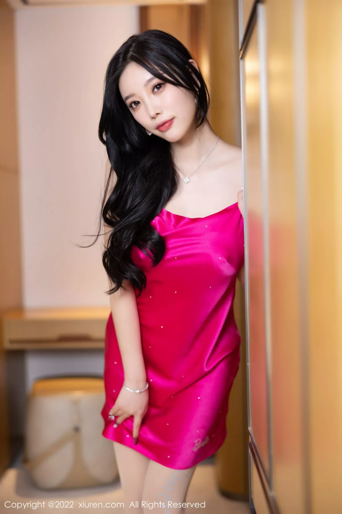 XiuRen第5959期_女神杨晨晨Yome浴室脱红色短裙露无内肉丝秀惹火身材诱惑写真88P