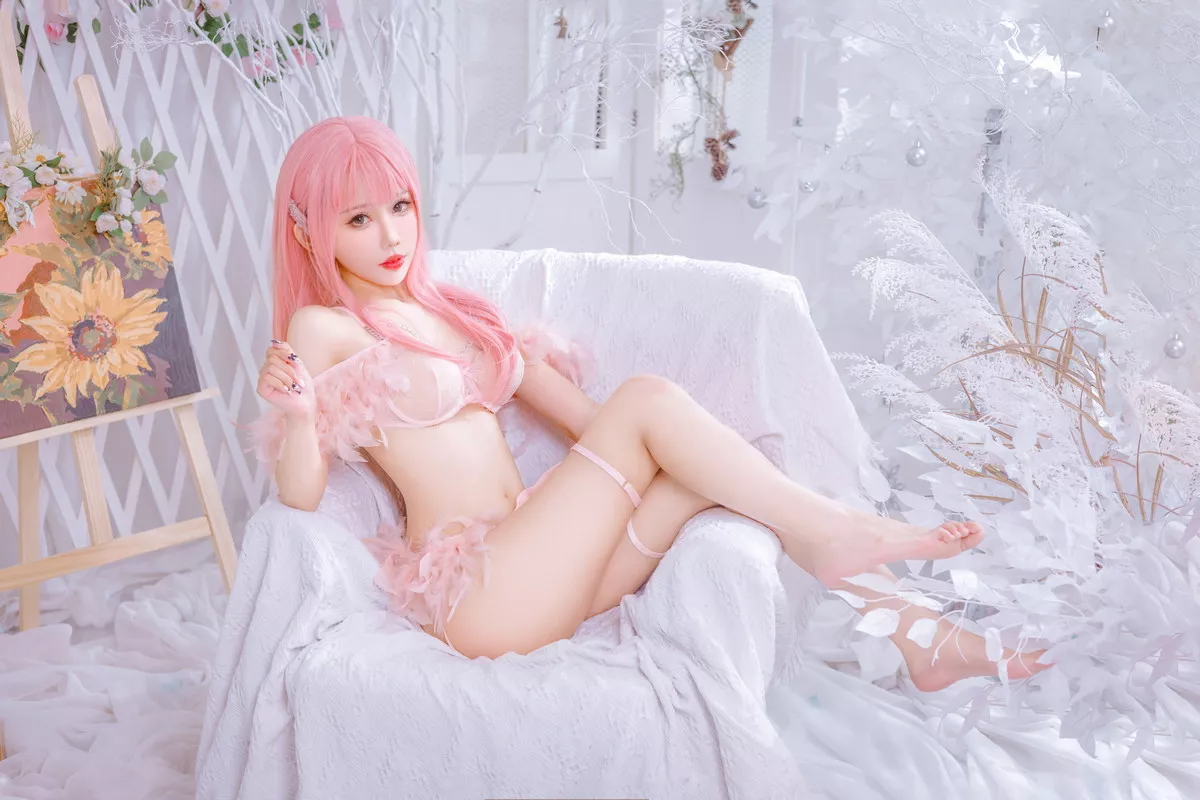 Coser美女仙女月粉色内衣主题私房性感粉色情趣内衣秀白嫩肌肤完美诱惑写真50P
