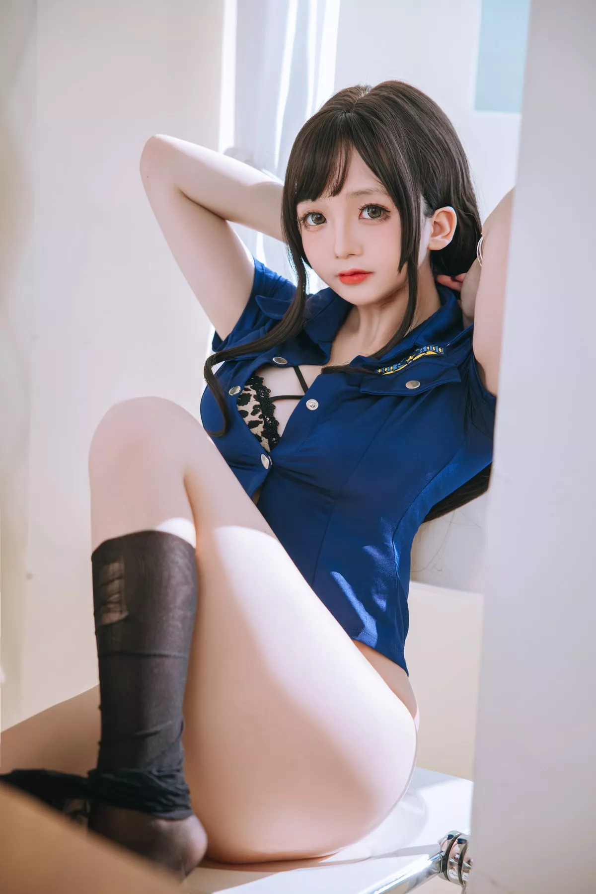 Cosplay美女日奈娇豹纹女警主题蓝上衣配黑短裙半脱露豹纹内衣丰满诱惑写真109P