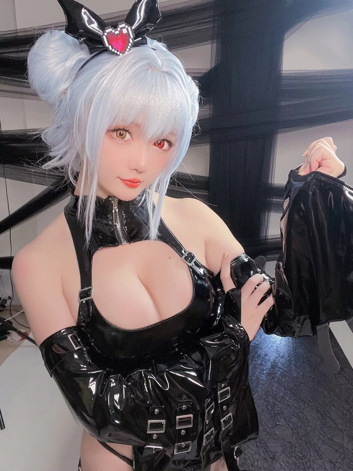Coser小姐姐星之迟迟水蓝小恶魔主题性感黑色皮质情趣服饰秀翘臀美腿诱惑写真59P