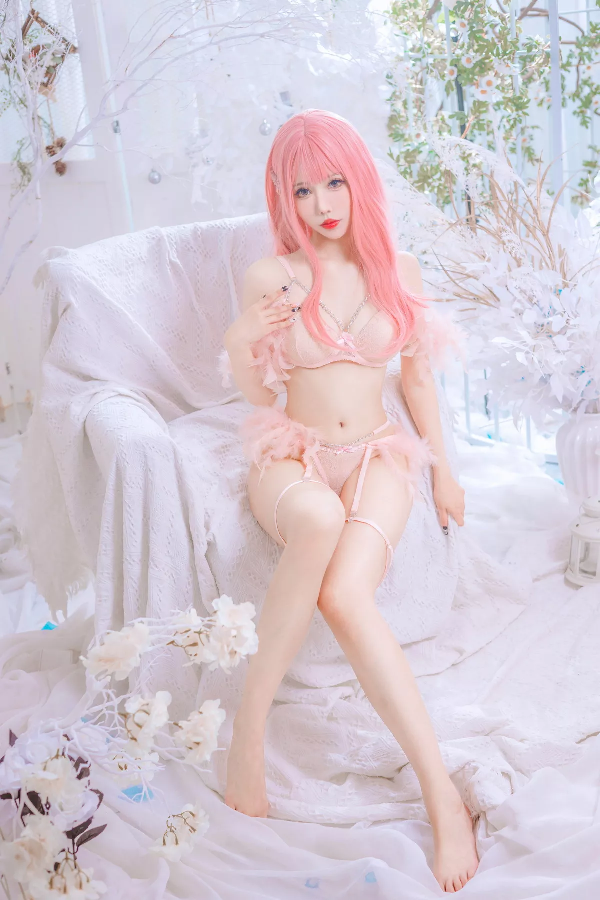 Coser美女仙女月粉色内衣主题私房性感粉色情趣内衣秀白嫩肌肤完美诱惑写真50P